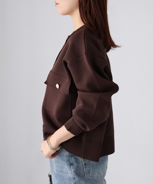 Riberry(リベリー)の「スポンディッシュ金ボタンショートカーデ(カーディガン/ボレロ・レディース・オフホワイト/ブラック/グレイッシュベージュ/ブラウン・FREE)」の12枚目の写真