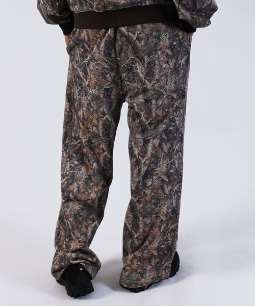 【SEQUENZ（シークエンズ）】LOGO APPLIQUE SWEAT PANTS / フェード スウェット オーバーサイズ ヴィンテージライク 裏起毛 ≪SET UP着用可能≫（スウェットパンツ）｜SEQUENZ（シークエンズ）