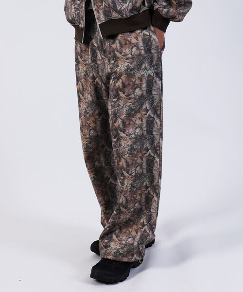 【SEQUENZ（シークエンズ）】LOGO APPLIQUE SWEAT PANTS / フェード スウェット オーバーサイズ ヴィンテージライク 裏起毛 ≪SET UP着用可能≫（スウェットパンツ）｜SEQUENZ（シークエンズ）