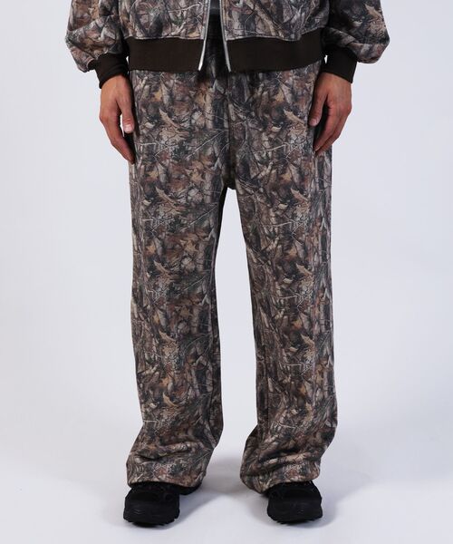 【SEQUENZ（シークエンズ）】LOGO APPLIQUE SWEAT PANTS / フェード スウェット オーバーサイズ ヴィンテージライク 裏起毛 ≪SET UP着用可能≫（スウェットパンツ）｜SEQUENZ（シークエンズ）