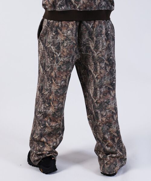 【SEQUENZ（シークエンズ）】LOGO APPLIQUE SWEAT PANTS / フェード スウェット オーバーサイズ ヴィンテージライク 裏起毛 ≪SET UP着用可能≫（スウェットパンツ）｜SEQUENZ（シークエンズ）