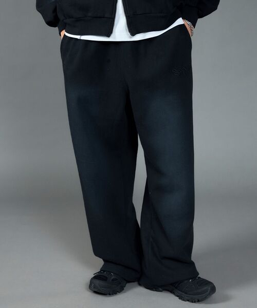 【SEQUENZ（シークエンズ）】LOGO APPLIQUE SWEAT PANTS / フェード スウェット オーバーサイズ ヴィンテージライク 裏起毛 ≪SET UP着用可能≫（スウェットパンツ）｜SEQUENZ（シークエンズ）