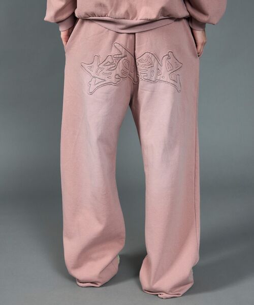【SEQUENZ（シークエンズ）】LOGO APPLIQUE SWEAT PANTS / フェード スウェット オーバーサイズ ヴィンテージライク 裏起毛 ≪SET UP着用可能≫（スウェットパンツ）｜SEQUENZ（シークエンズ）