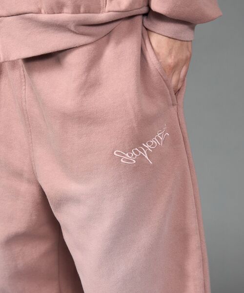 【SEQUENZ（シークエンズ）】LOGO APPLIQUE SWEAT PANTS / フェード スウェット オーバーサイズ ヴィンテージライク 裏起毛 ≪SET UP着用可能≫（スウェットパンツ）｜SEQUENZ（シークエンズ）
