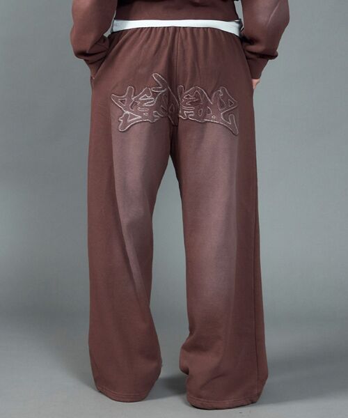 【SEQUENZ（シークエンズ）】LOGO APPLIQUE SWEAT PANTS / フェード スウェット オーバーサイズ ヴィンテージライク 裏起毛 ≪SET UP着用可能≫（スウェットパンツ）｜SEQUENZ（シークエンズ）