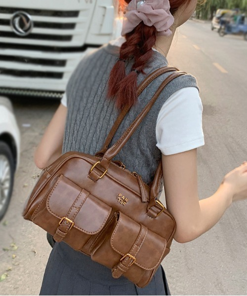 FREE STYLISTS(フリー スタイリスト)の「Y2K レトロ バックルデザインBAG / 500mlペットボトル収納可能(ショルダーバッグ・レディース・ブラウン/ダークブラウン/ブラック・FREE)」の3枚目の写真