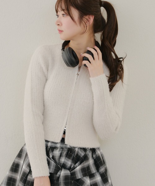 Another Branch olive des olive（アナザーブランチオリーブデオリーブ）の「ラメフェザーＷＺＩＰニット（ニット/セーター・レディース・サックスブルー/アイボリー/ラベンダー/スミクロ・FREE）」の2枚目の写真