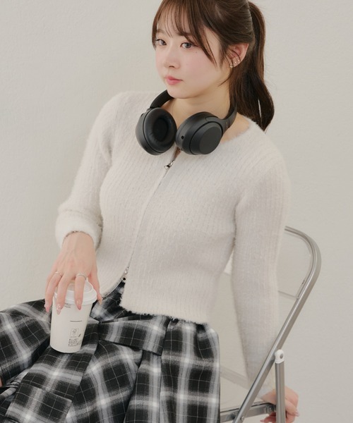 Another Branch olive des olive（アナザーブランチオリーブデオリーブ）の「ラメフェザーＷＺＩＰニット（ニット/セーター・レディース・サックスブルー/アイボリー/ラベンダー/スミクロ・FREE）」の14枚目の写真