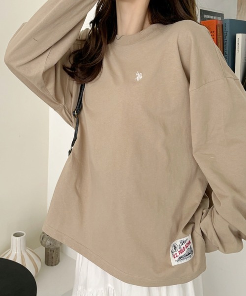 U.S. POLO ASSN.(ユーエスポロアッスン)の「U.S. POLO ASSN. 裾タグ 袖口リブ ロンT(Tシャツ/カットソー・レディース・スミクロ/アイボリー/ベージュ・L/M/S)」の3枚目の写真