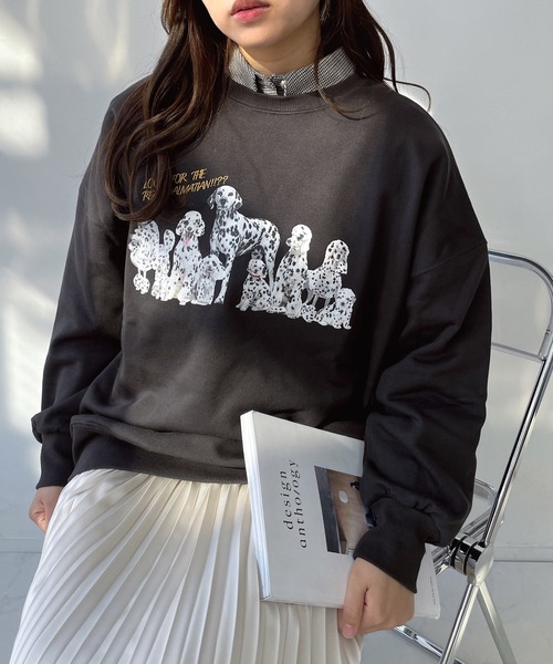 AS KNOW AS plus（アズノゥアズプラス）の「●ドッグプリントとワンポイントロゴ刺繍スウェットプルオーバー（スウェット・レディース・杢グレー/スミクロ/ライトイエロー・FREE）」の5枚目の写真