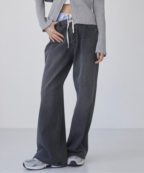 ANGIE(アンジー)の「ダブルウエスト デニムパンツ(デニムパンツ・レディース・ブラック/サックスブルー・SMALL/MEDIUM)」の1枚目の写真