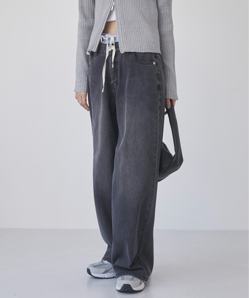 ANGIE(アンジー)の「ダブルウエスト デニムパンツ(デニムパンツ・レディース・ブラック/サックスブルー・SMALL/MEDIUM)」の19枚目の写真