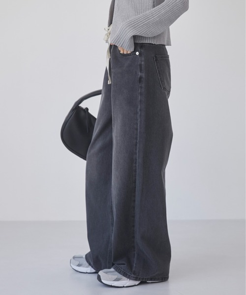 ANGIE(アンジー)の「ダブルウエスト デニムパンツ(デニムパンツ・レディース・ブラック/サックスブルー・SMALL/MEDIUM)」の20枚目の写真