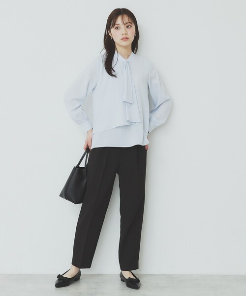 index(インデックス)の「《美人百花掲載》アシンメトリーボウタイブラウス【洗濯機洗い可/防シワ】(シャツ/ブラウス・レディース・ベージュ系その他6/ネイビー/オフホワイト/サックスブルー・42/38/36/40)」の18枚目の写真