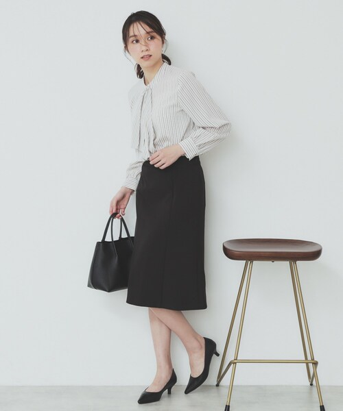 index(インデックス)の「《美人百花掲載》アシンメトリーボウタイブラウス【洗濯機洗い可/防シワ】(シャツ/ブラウス・レディース・ベージュ系その他6/ネイビー/オフホワイト/サックスブルー・42/38/36/40)」の14枚目の写真