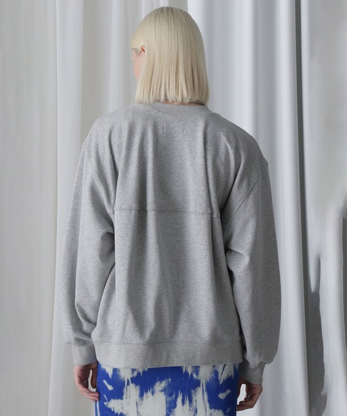 ROSE BUD(ローズバッド)の「(OKIRAKU×ROSEBUD)PANEL GRAPHIC SWEAT(スウェット・レディース・ブラック/グレー・ONE SIZE)」の16枚目の写真