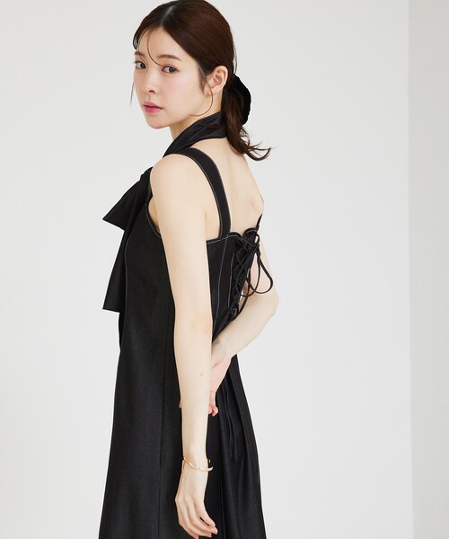 SELFIST(セルフィスト)の「【nonno掲載】4WAY デニムライクリボン付キャミワンピース 夏服 レイヤード ステッチデザイン(ワンピース・レディース・ネイビー/ベージュ/ブラック・38/36)」の14枚目の写真