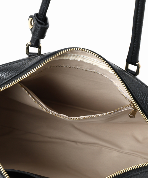 La TOTALITE(ラトータリテ)の「【CHRISTIAN VILLA/クリスチャンヴィラ】チャーム付きボストンBAG(ボストンバッグ・レディース・ブラック/アイボリー・FREE)」の19枚目の写真