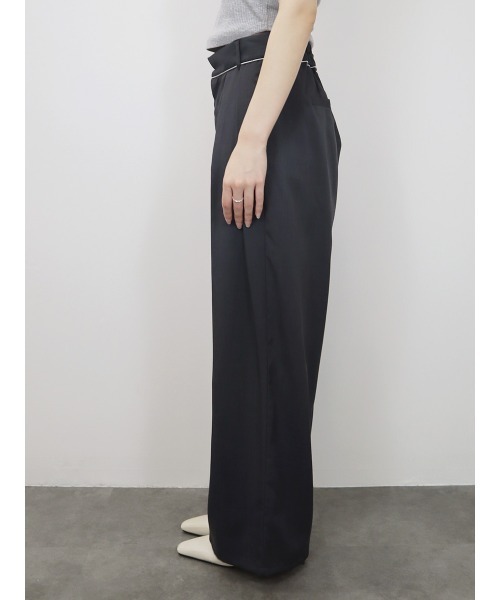 Reurie'(レウリィ)の「ツイルダブルタックスラックス/twill double tuck slacks ワイドパンツ モード カジュアル オフィス パイピング タック入り(スラックス・レディース・アイボリー/チャコールグレー・FREE)」の6枚目の写真