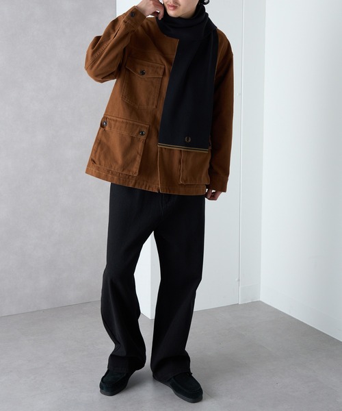 FRED PERRY（フレッドペリー）の「【FRED PERRY】TWIN TIPPED MERINO WOOL SCARF ティップライン ワンポイント刺繍 ニットマフラー C9152（マフラー・メンズ・ブラック/グレイッシュブルー・FREE）」の7枚目の写真