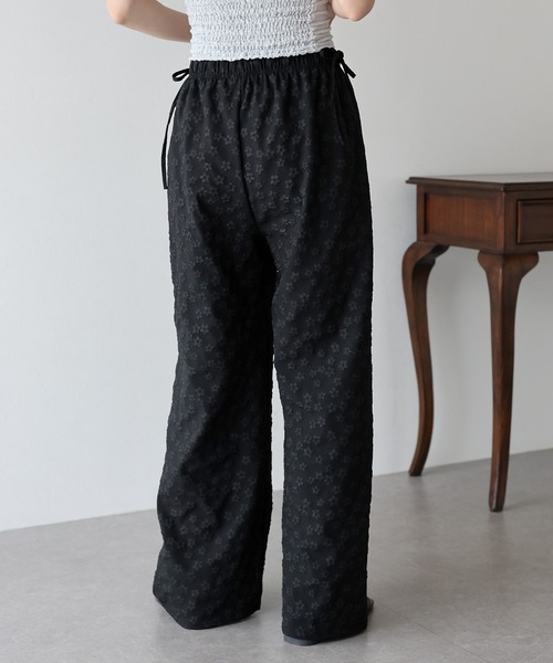 BLUEEAST(ブルーイースト)の「フラワージャガードパンツ(その他パンツ・レディース・ブラック/ホワイト・MEDIUM)」の13枚目の写真