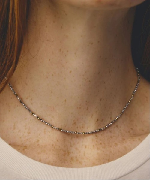 LAPUIS(ラピュイ)の「LAPUIS Random Stone necklace(ラピュイ ランダム ストーン ネックレス)(ネックレス・メンズ・クリア/マルチ/ブラック/ブラウン・FREE)」の3枚目の写真