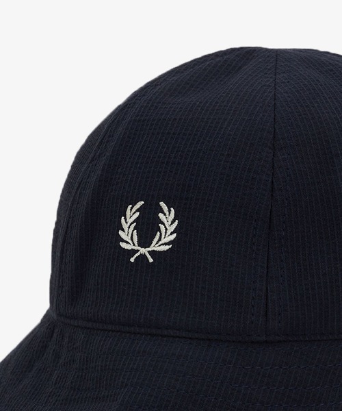 FRED PERRY(フレッドペリー)の「Seersucker Bucket Hat/シアサッカーバケットハット(ハット・メンズ・ネイビー・L)」の8枚目の写真