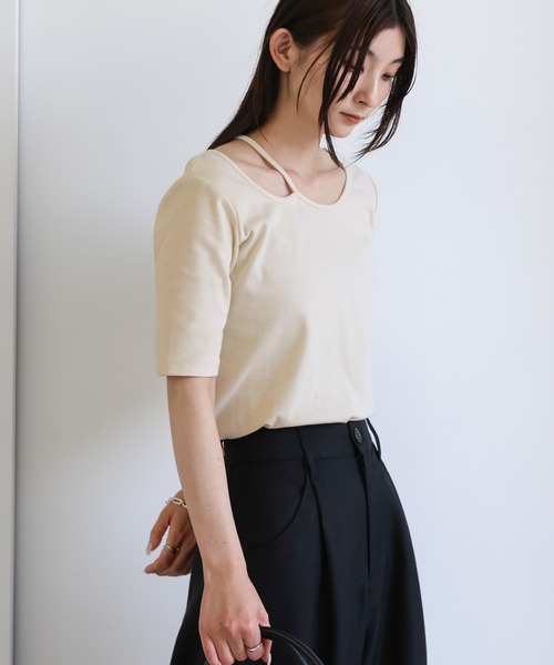 select MOCA(セレクトモカ)の「デザインネックハーフスリーブトップス(Tシャツ/カットソー・レディース・アイボリー/ブラック/ブラウン・FREE)」の15枚目の写真