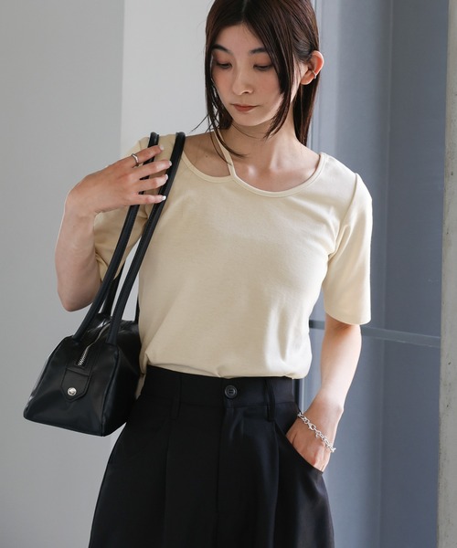 select MOCA(セレクトモカ)の「デザインネックハーフスリーブトップス(Tシャツ/カットソー・レディース・アイボリー/ブラック/ブラウン・FREE)」の16枚目の写真