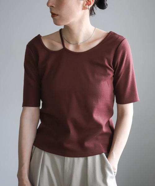 select MOCA(セレクトモカ)の「デザインネックハーフスリーブトップス(Tシャツ/カットソー・レディース・アイボリー/ブラック/ブラウン・FREE)」の7枚目の写真