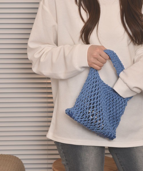 TONE SELECT GOODS(トーンセレクトグッズ)の「【float】かぎ針網み ミニ ハンドバッグ【9色展開】(ハンドバッグ・レディース・ブラック/ホワイト/ベージュ/パープル/イエロー/ピンク/ブルー/グリーン/マスタード・FREE)」の19枚目の写真