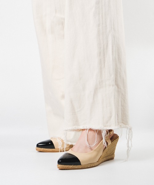 GAIMO（ガイモ）の「バイカラーウェッジソールパンプス/VELIA-VS（パンプス・レディース・ブラック/シルバー・35/36/37/38/39）」の2枚目の写真