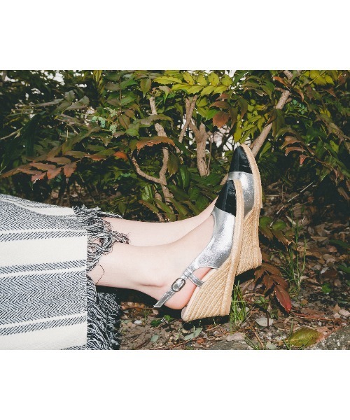 GAIMO（ガイモ）の「バイカラーウェッジソールパンプス/VELIA-VS（パンプス・レディース・ブラック/シルバー・35/36/37/38/39）」の12枚目の写真