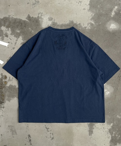 A'gem(エージェム)の「A'GEM/9 × .kom 『A'gem/エージェム』加工3連キョンシー刺繍半袖Tシャツ(Tシャツ/カットソー・メンズ・チャコールグレー/ターコイズブルー/ネイビー・FREE)」の6枚目の写真