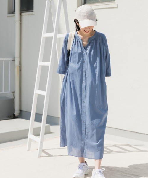 URBAN RESEARCH DOORS（アーバンリサーチドアーズ）の「コットンボイルロールアップハーフスリーブワンピース（ワンピース・レディース・オレンジ/グリーン系その他/ブラック/ブルー・MEDIUM）」の3枚目の写真