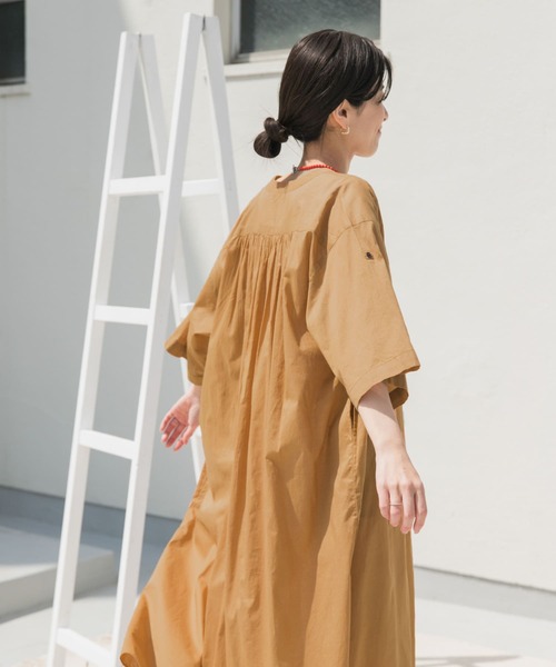 URBAN RESEARCH DOORS（アーバンリサーチドアーズ）の「コットンボイルロールアップハーフスリーブワンピース（ワンピース・レディース・オレンジ/グリーン系その他/ブラック/ブルー・MEDIUM）」の22枚目の写真