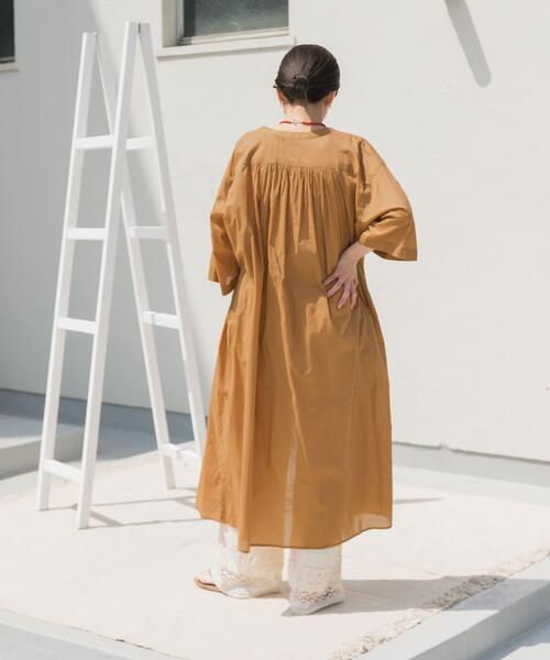 URBAN RESEARCH DOORS（アーバンリサーチドアーズ）の「コットンボイルロールアップハーフスリーブワンピース（ワンピース・レディース・オレンジ/グリーン系その他/ブラック/ブルー・MEDIUM）」の11枚目の写真