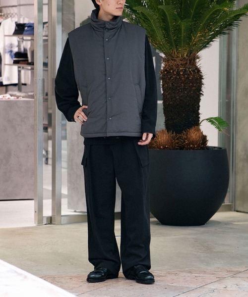 ATON（エイトン）の「ATON VINTAGE NYLON TWILL PADDED VEST JKAGCW0801（その他アウター・メンズ・チャコールグレー/ベージュ・MEDIUM/44）」の5枚目の写真