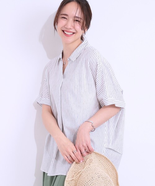 SHOO・LA・RUE(シューラルー)の「【S-LL/UV/ひんやり/抗菌防臭】体型を自然にカバー フレンチリネンブレンド襟付ドルマンシャツ(シャツ/ブラウス・レディース・グレー/イエロー/ブラック/ブラック系2/ブルー系7/ピンク・01/04/02/03)」の3枚目の写真