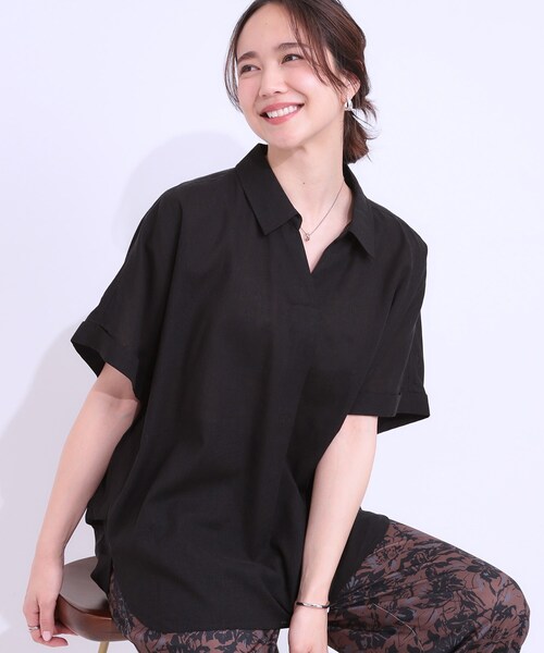 SHOO・LA・RUE(シューラルー)の「【S-LL/UV/ひんやり/抗菌防臭】体型を自然にカバー フレンチリネンブレンド襟付ドルマンシャツ(シャツ/ブラウス・レディース・グレー/イエロー/ブラック/ブラック系2/ブルー系7/ピンク・01/04/02/03)」の2枚目の写真