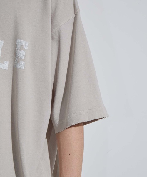 SLICK(スリック)の「【SLICK/スリック】Pigment Dye Damage Printed T-Shirt (ARTICLE) / ピグメントダイダメージプリントTシャツ (ARTICLE)/オーバーサイズ シルエット / ピグメント加工/ ビンテージ(Tシャツ/カットソー・メンズ・グレイッシュベージュ/ブルーグレー/ブラック・1/2/3)」の9枚目の写真