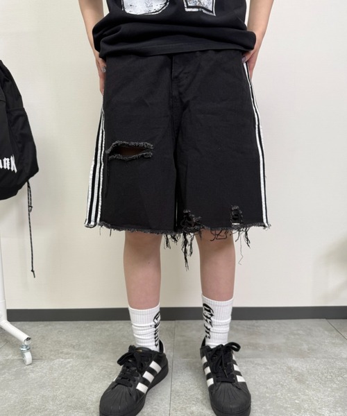 ATMARK(アットマーク)の「《3サイズ展開 / UNISEX 》デニム アソートハーフパンツ ショートパンツ(デニムパンツ・メンズ・ブルー系その他2/ブラック/サックスブルー/ブルー/グリーン/ブラック×ホワイト/ブルー系その他・MEDIUM/LARGE/X-LARGE)」の16枚目の写真