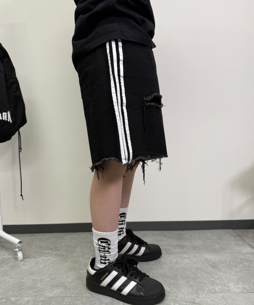 ATMARK(アットマーク)の「《3サイズ展開 / UNISEX 》デニム アソートハーフパンツ ショートパンツ(デニムパンツ・メンズ・ブルー系その他2/ブラック/サックスブルー/ブルー/グリーン/ブラック×ホワイト/ブルー系その他・MEDIUM/LARGE/X-LARGE)」の17枚目の写真