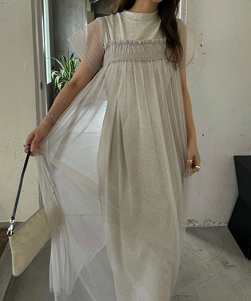 WILLFULLY(ウィルフリー)の「pleats shirring tulle camisole OP(ワンピース・レディース・オートミール/グレー系その他/チャコール/ブラック・FREE)」の9枚目の写真