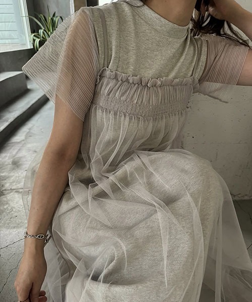 WILLFULLY(ウィルフリー)の「pleats shirring tulle camisole OP(ワンピース・レディース・オートミール/グレー系その他/チャコール/ブラック・FREE)」の12枚目の写真