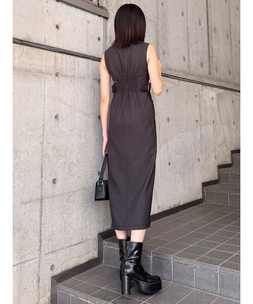 MURUA(ムルーア)の「サイドベルトジップナローワンピース(ワンピース・レディース・インディゴブルー/カーキ/ブラック・2/1)」の17枚目の写真