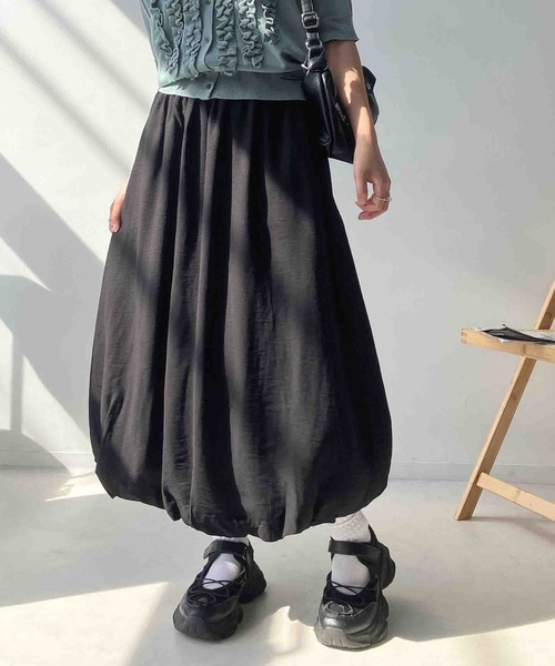AS KNOW AS plus(アズノゥアズプラス)の「●ひんやり接触冷感 バルーンロングスカート(スカート・レディース・モカ/ブラック/アイボリー/ブルー系その他/ブルー系/ブラック系・FREE)」の4枚目の写真