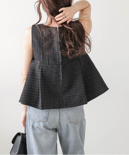 Lajour（ラジュール）の「【日本製】ツイード ラメ ペプラム トップス（Tシャツ/カットソー・レディース・オフホワイト/ブラック・フリー）」の6枚目の写真