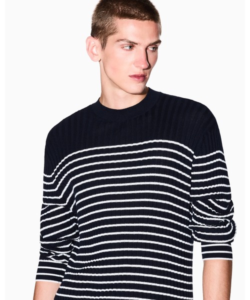 ARMANI EXCHANGE（アルマーニエクスチェンジ）の「【A|X アルマーニ エクスチェンジ】細ボーダー ニットプルオーバー（ニット/セーター・メンズ・ブルー・LARGE/MEDIUM/SMALL/X-LARGE/X-SMALL）」の4枚目の写真