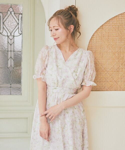 Areeam(アリーム)の「ボタニカルフラワーカシュクールワンピース(ワンピース・レディース・オフホワイト・FREE)」の12枚目の写真